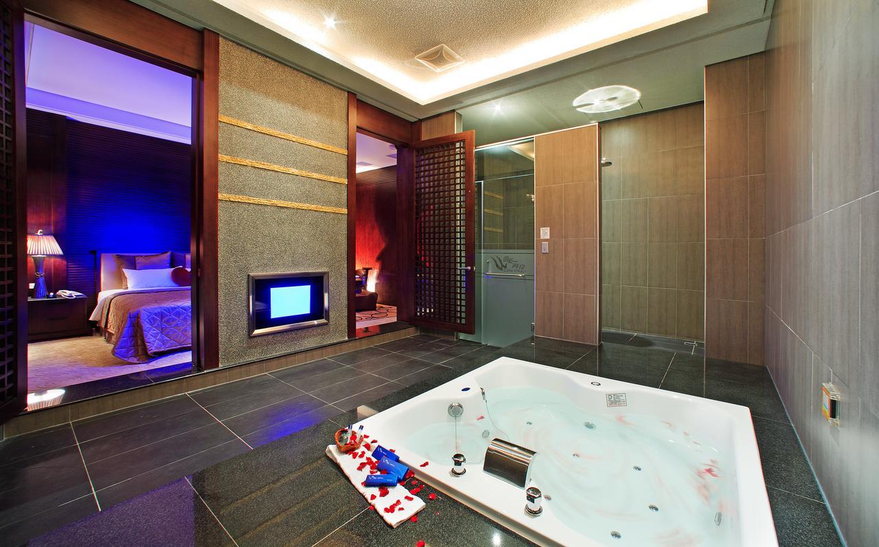 Blue Coast Spa Motel Цзілун Екстер'єр фото