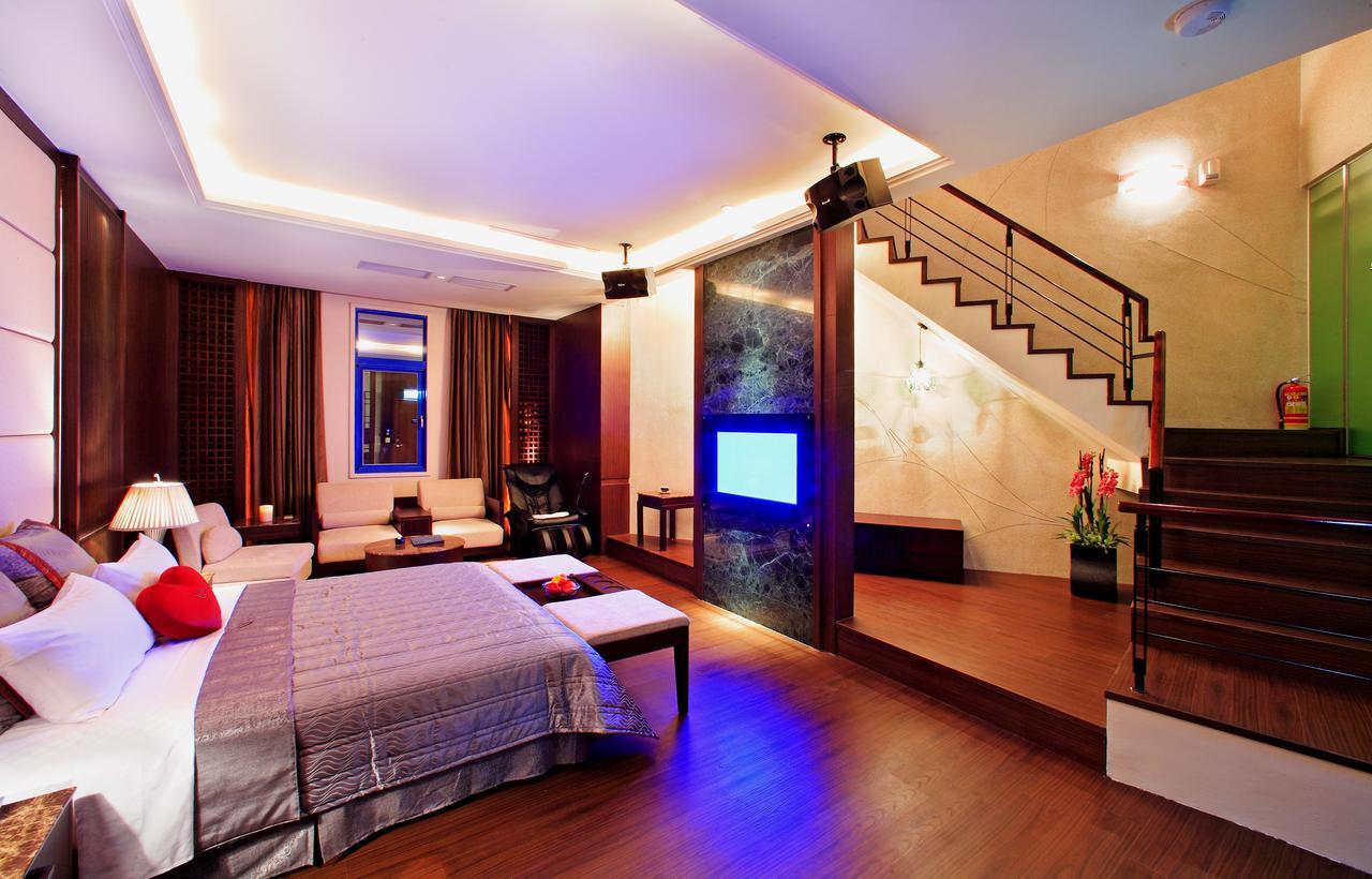 Blue Coast Spa Motel Цзілун Екстер'єр фото