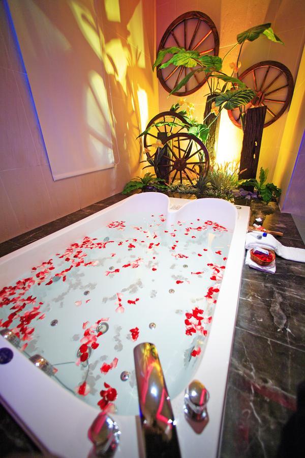 Blue Coast Spa Motel Цзілун Екстер'єр фото